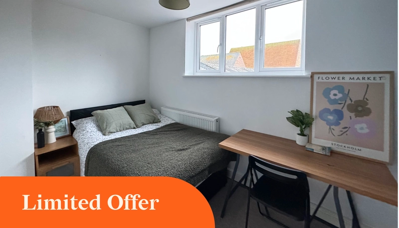 SPARE ENSUITE ROOMS- Monson Street - Bills Inclusive - Thumbnail 1